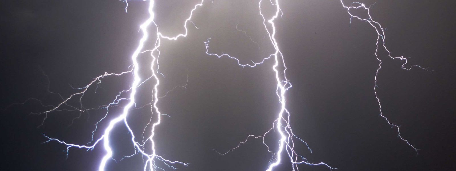 Severe Lightning Warning Issued for Four Districts